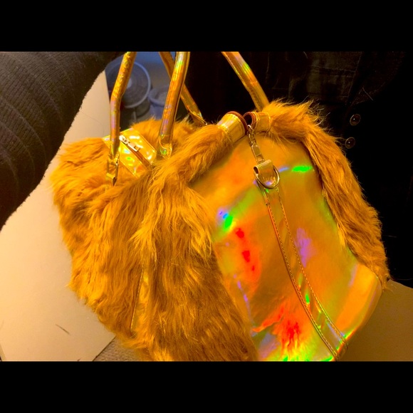 GOLD HOLOGRAPHIC WILD FAUX FUR LARGE DUFFLE BAG - Picture 1 of 5